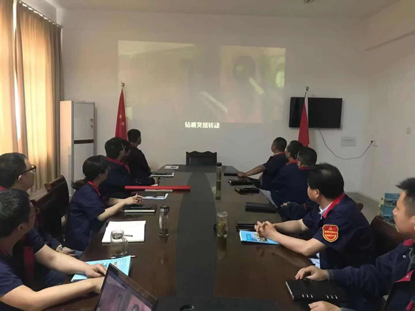 第二建筑工程事業(yè)部召開“強(qiáng)化意識、防控風(fēng)險”動員會